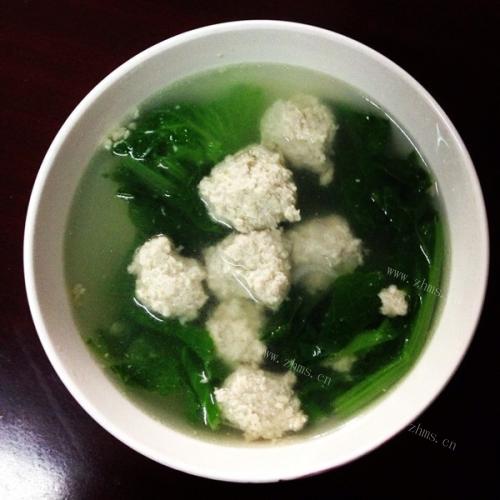清淡爽口的小白菜丸子汤