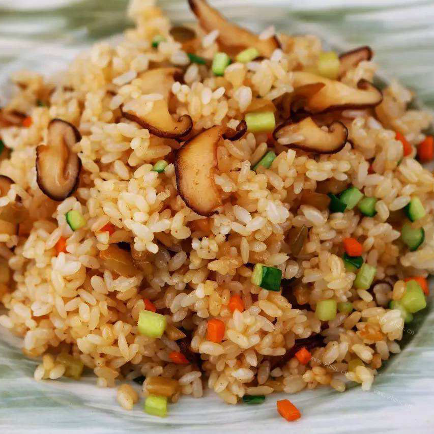 简单的榨菜炒饭