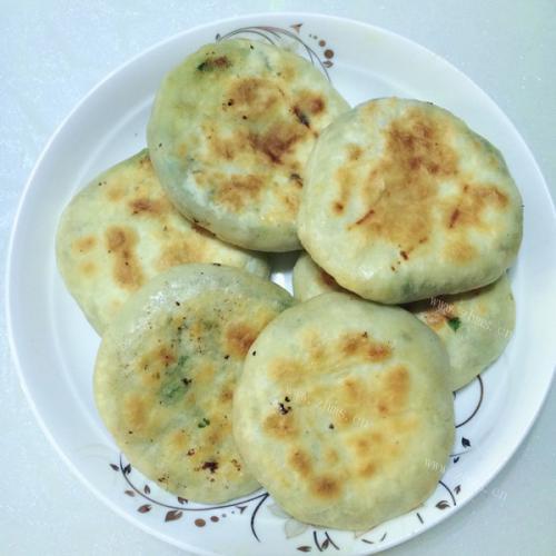 自己做的韭菜鸡蛋馅饼