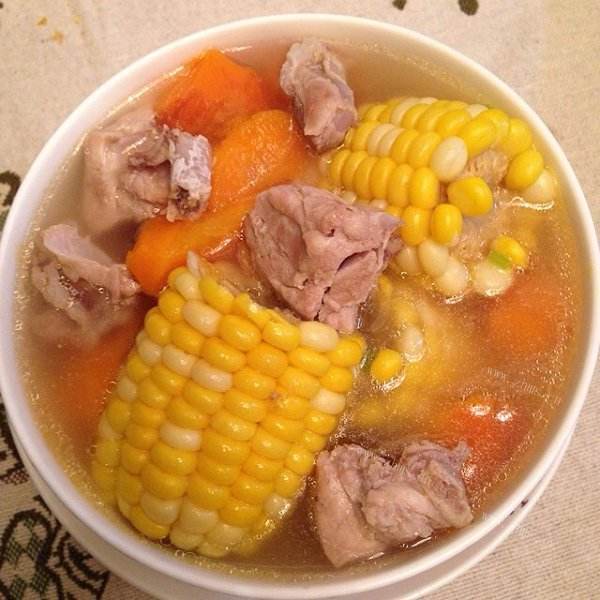 营养的排骨玉米汤的做法