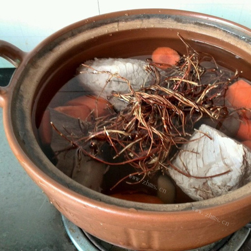美味鸡骨草汤