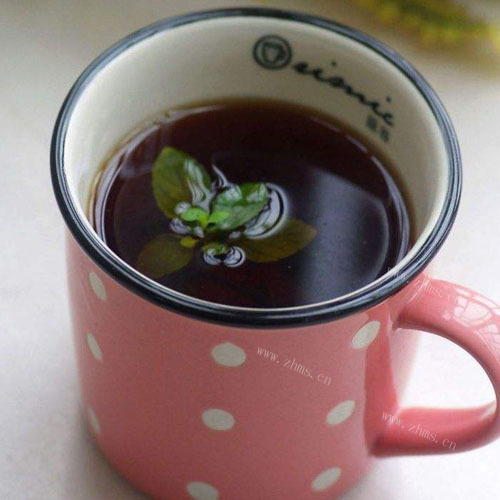 爽口的薄荷红茶 