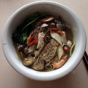 营养的黄鱼煨面