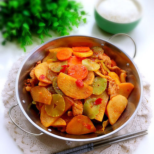 绿色食物干锅土豆片