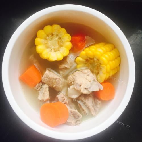 胡萝卜玉米排骨汤