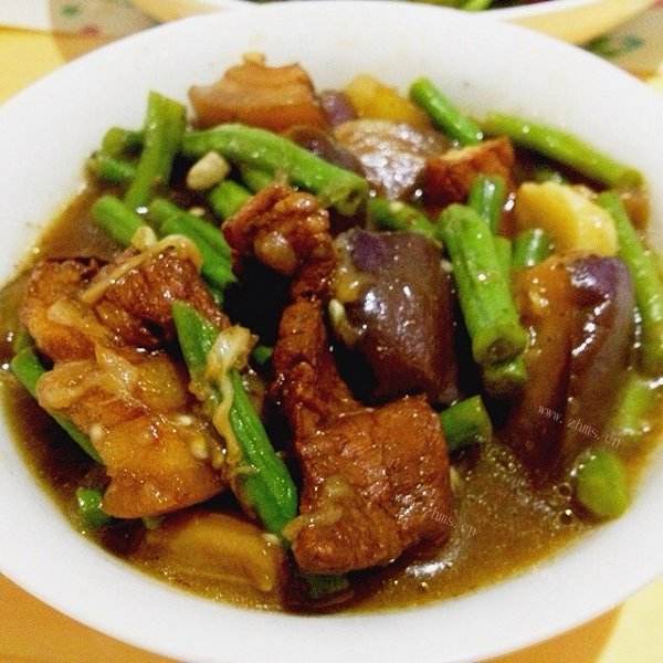 美味营养的干豆角烧肉