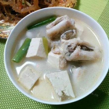 营养满分的鱼汤豆腐