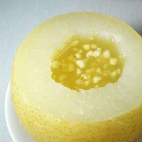 温性鸭梨炖冰糖