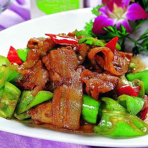 简单的青椒炒肉的做法