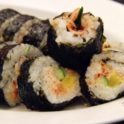 金枪鱼紫菜包饭的做法