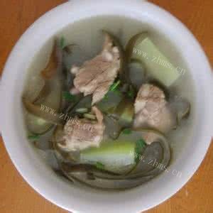 家常海带豆芽排骨汤