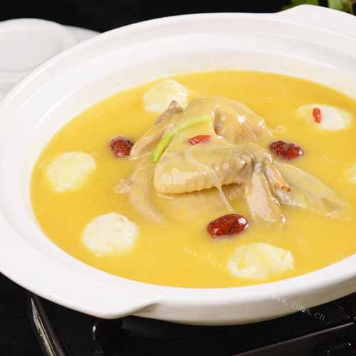 驱寒的麻油鸡汤