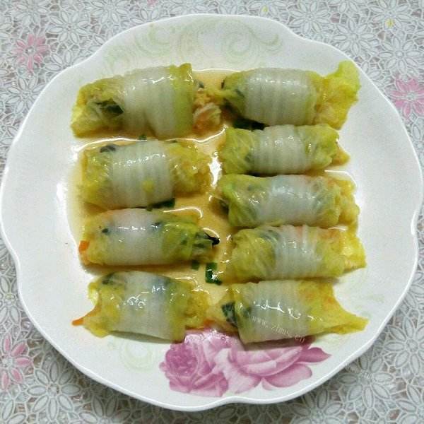 美味的扒白菜卷