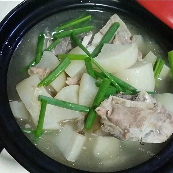美味萝卜炖排骨汤