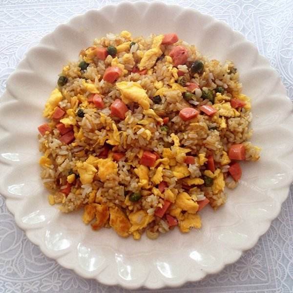 自己做的素什锦炒饭 