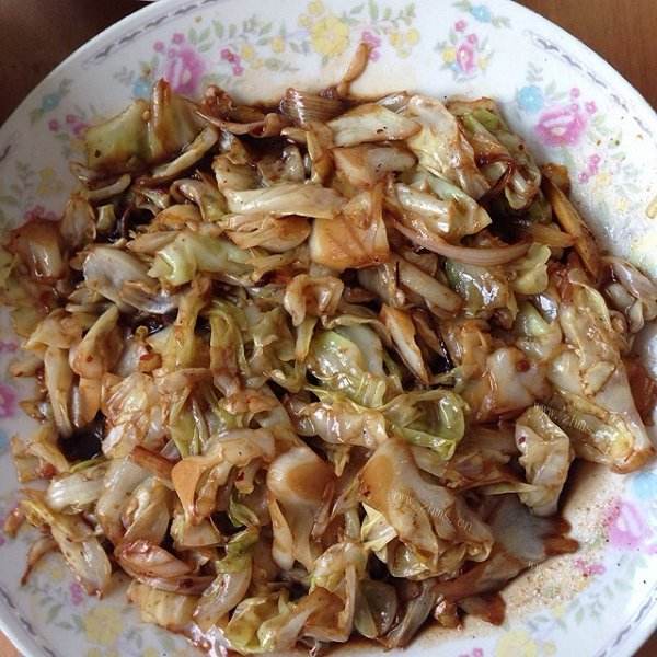 特色酱爆洋白菜 