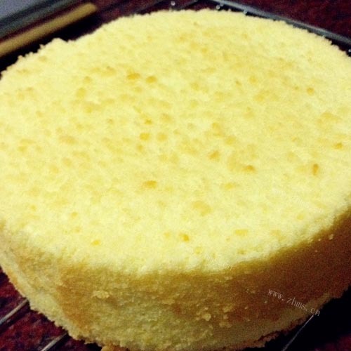 诱人的原味戚风蛋糕