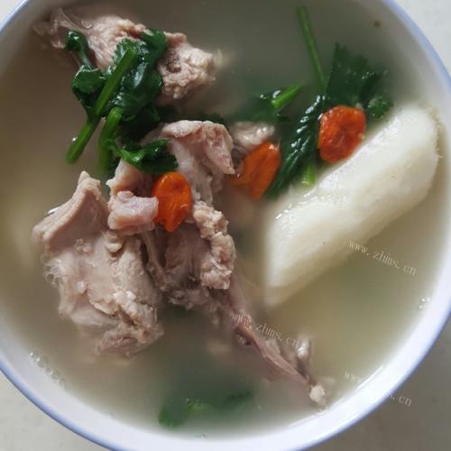 爽口的兔肉煲汤 