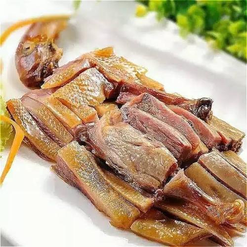腌制的板鸭