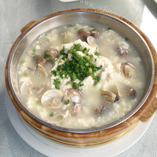 美味的花蛤豆腐汤