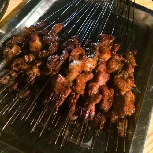 好吃的羊肉串的烤法