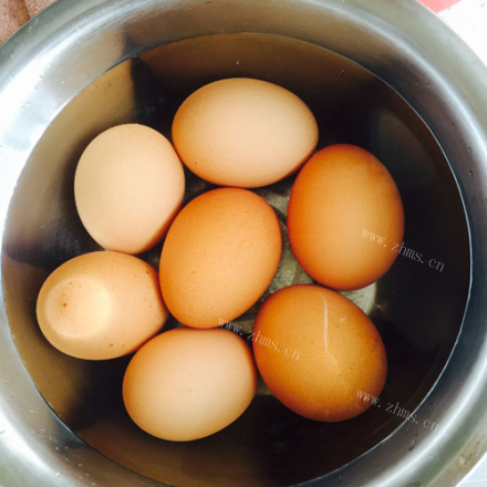 家常艾叶煮鸡蛋