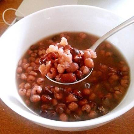 清热解毒薏仁红豆汤