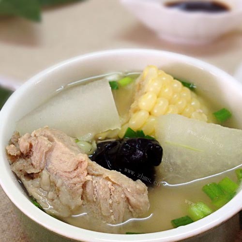 美味的冬瓜排骨汤