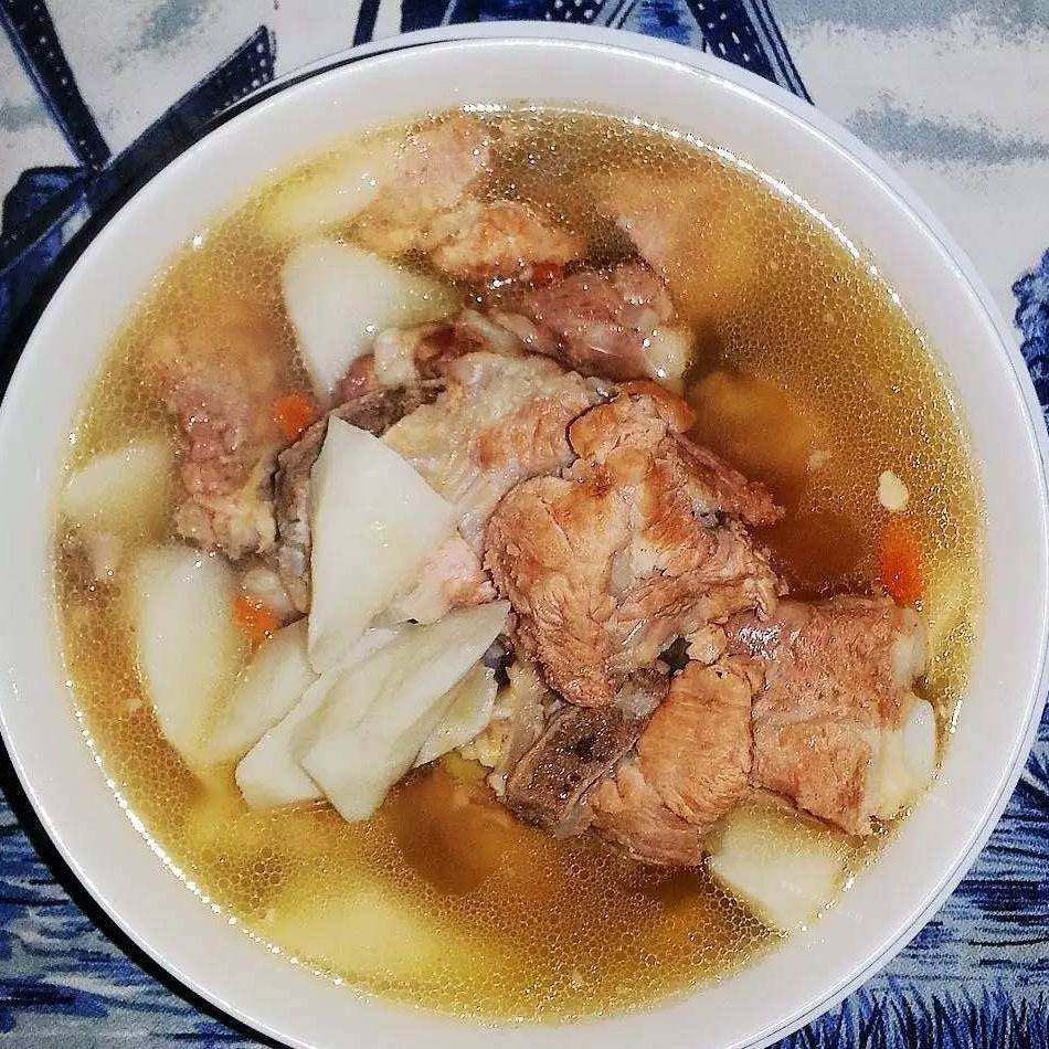 美味的木瓜炖排骨