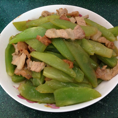 美美厨房之莴笋炒肉丝
