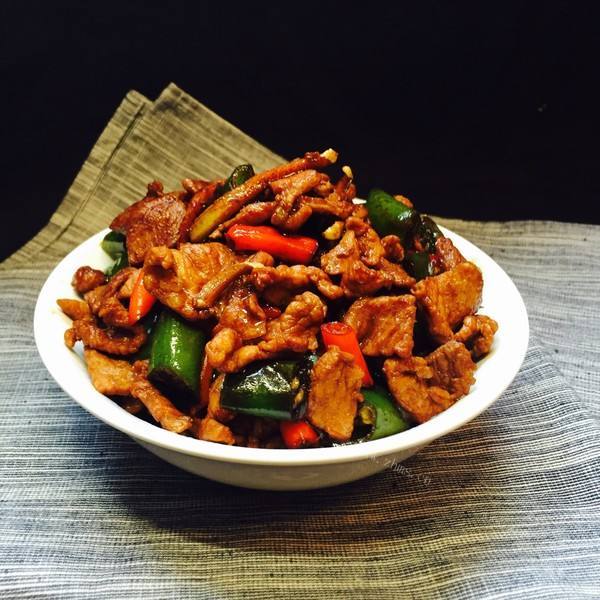 美味的鸡胗炒尖椒