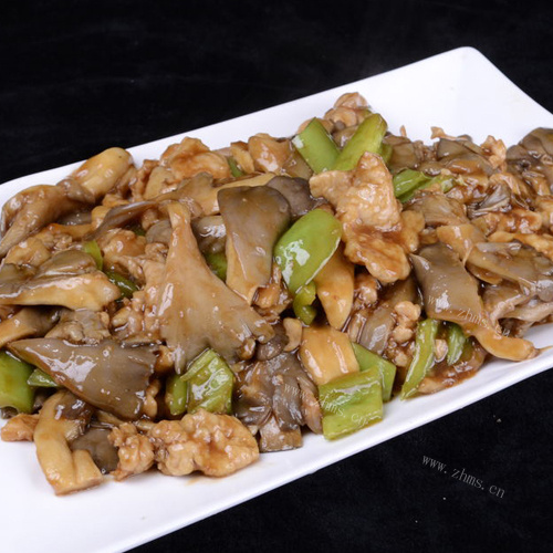 味道香醇的平菇炒肉