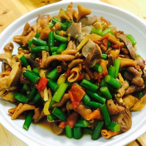 鲜香的酸辣鸡杂