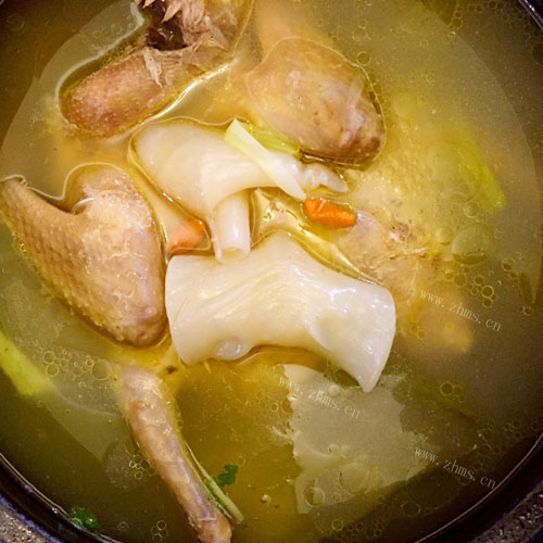 鲜美乳鸽汤