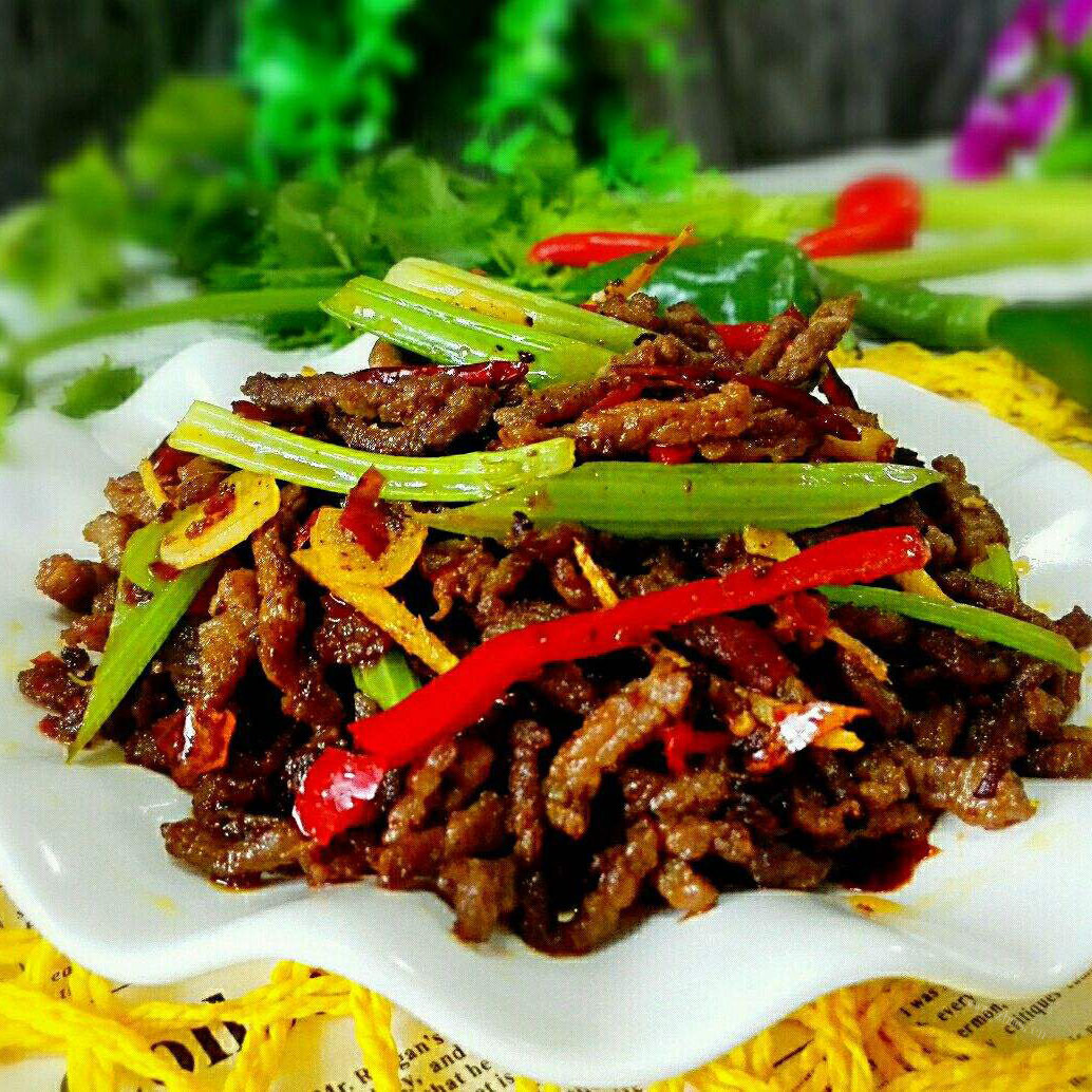 香甜可口的干煸牛肉丝