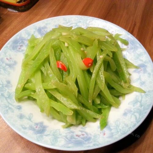 珍馐美味的清炒莴笋