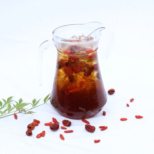 营养的黄芪红枣茶