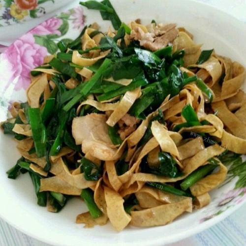 家常菜韭菜炒豆皮