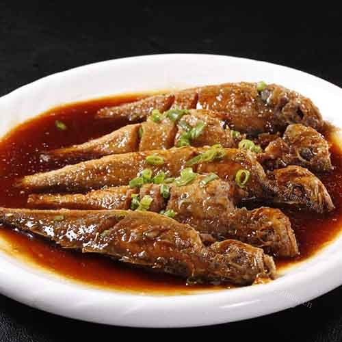美味的家常焖黄花鱼