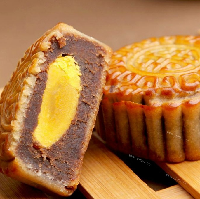 自制广式豆沙蛋黄月饼