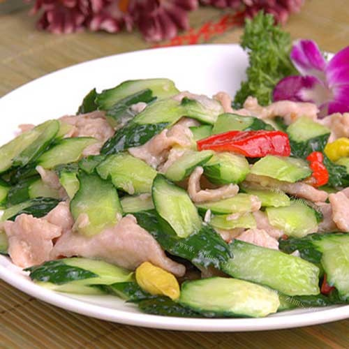 简单易做的黄瓜炒肉片