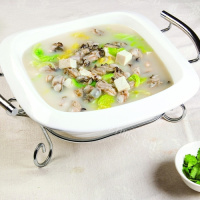 鲜美的海蛎子炖豆腐