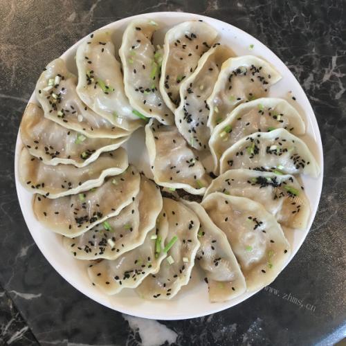 自己做的生煎饺子