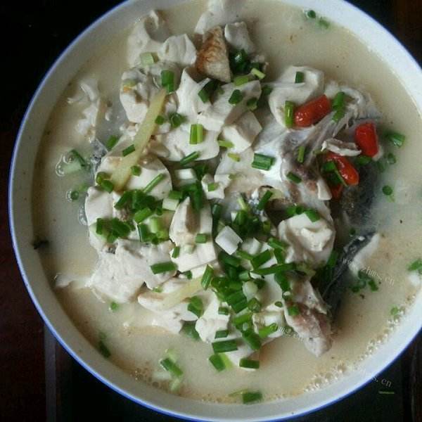 妈妈做的鱼头炖豆腐