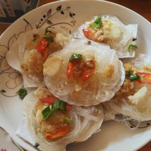 美味的蒜蓉蒸扇贝