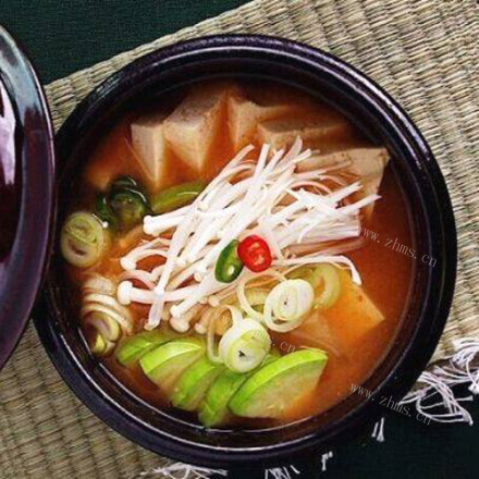 美味的韩国大酱汤 