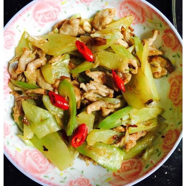 鲜香美味莴笋炒肉