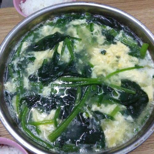 可口的菠菜汤的做法
