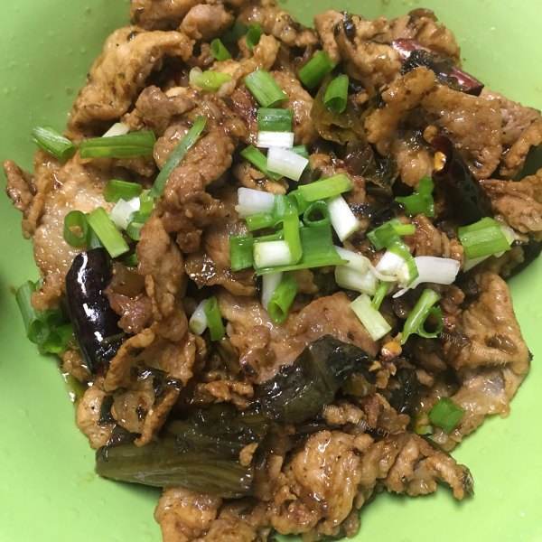 咸香的腌菜炒肉