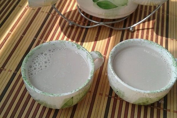家常版花生核桃豆浆